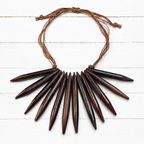 Gargantilla tribal madera