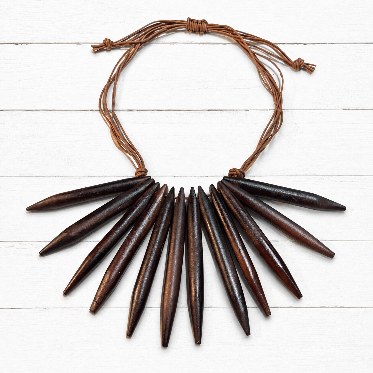 Gargantilla tribal madera