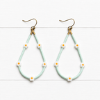 Pendientes gota margaritas agua