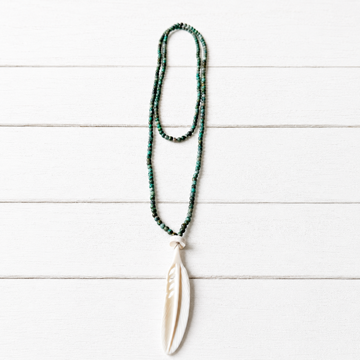 Collar pluma hueso boho