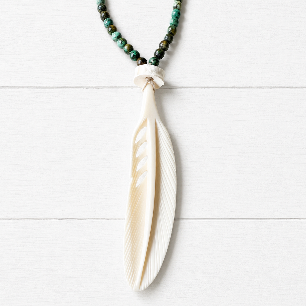 Collar pluma hueso boho