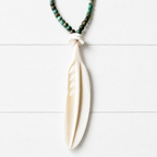 Collar pluma hueso boho