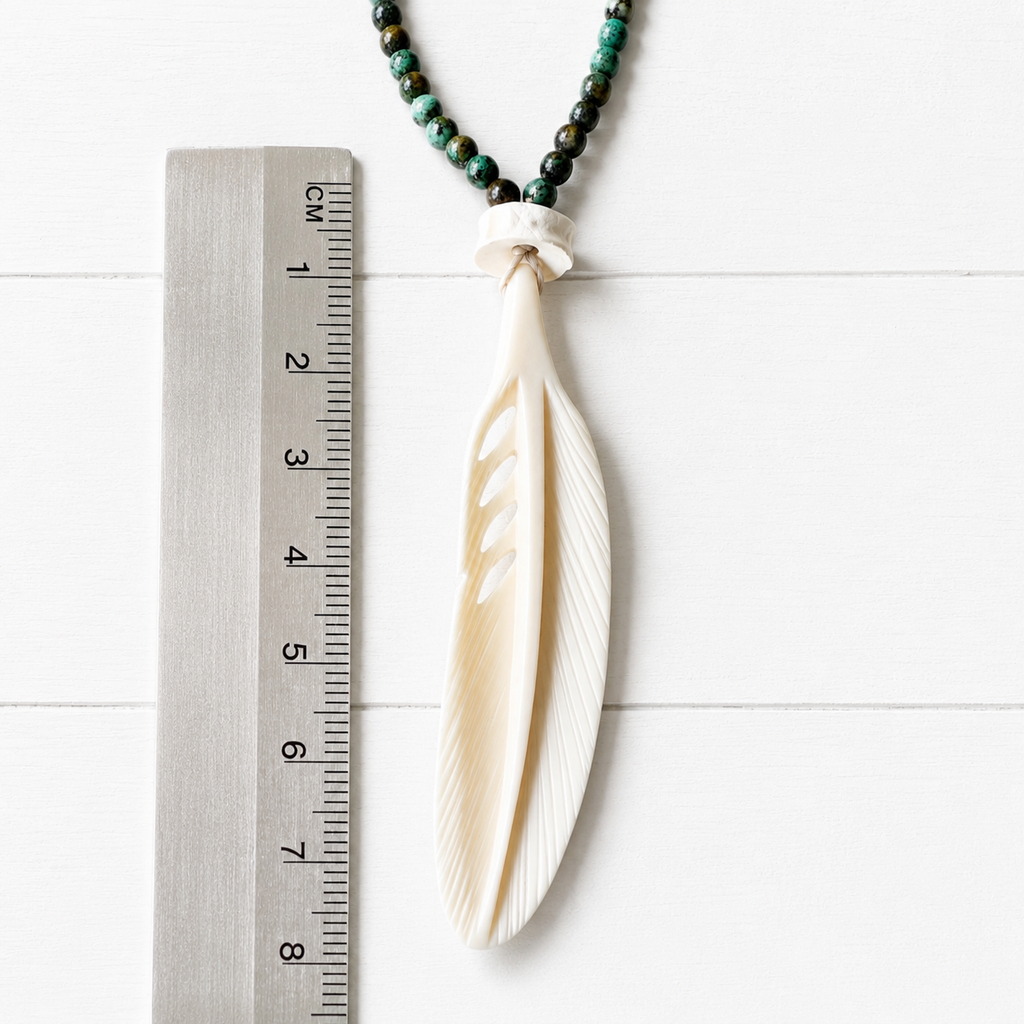Collar pluma hueso boho