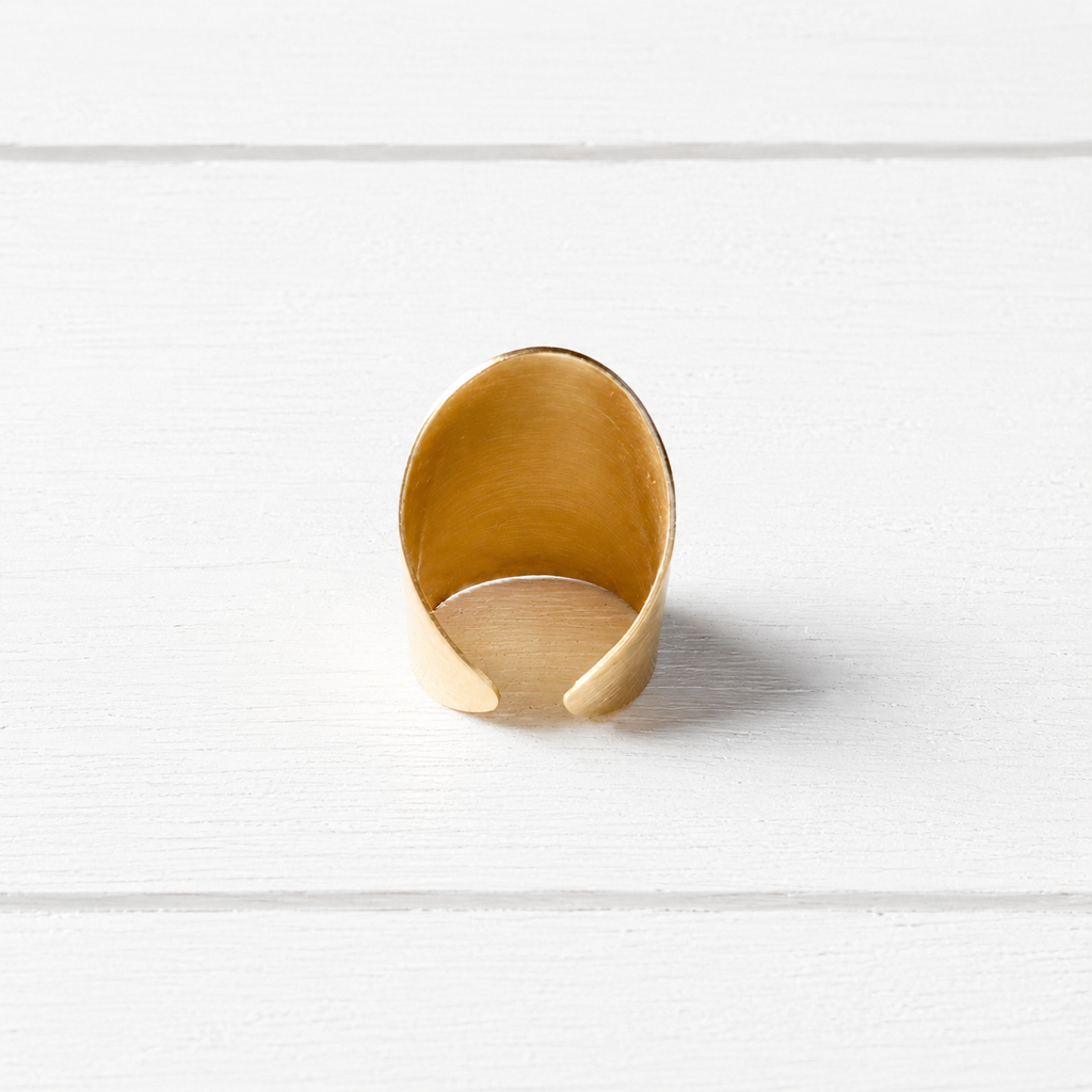 Anillo ancho mate dorado