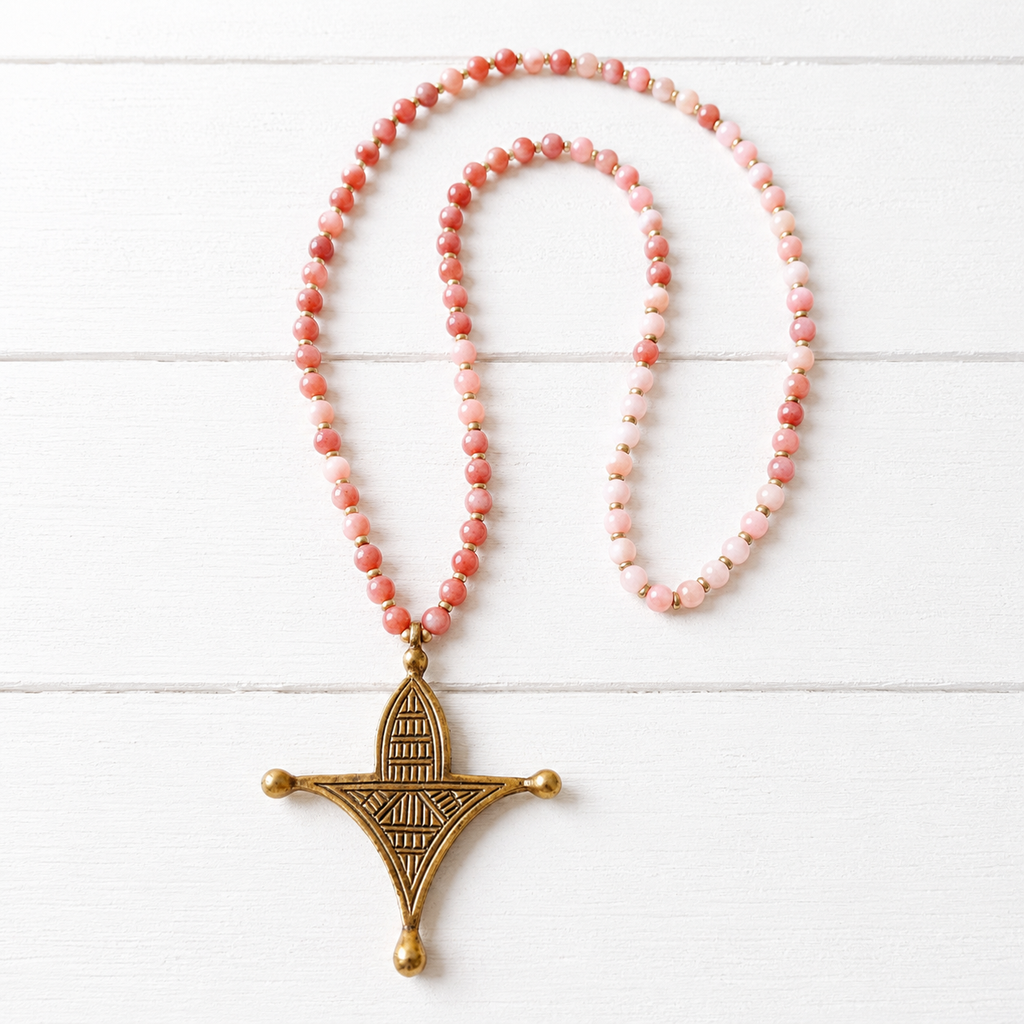Collar tribal piedras rosas