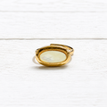 Anillo oval nacarado
