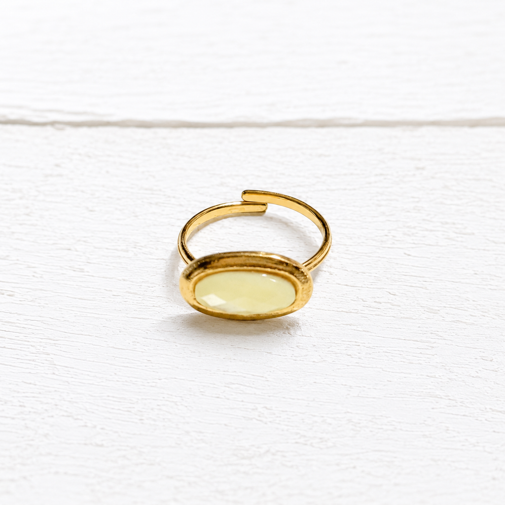 Anillo oval nacarado