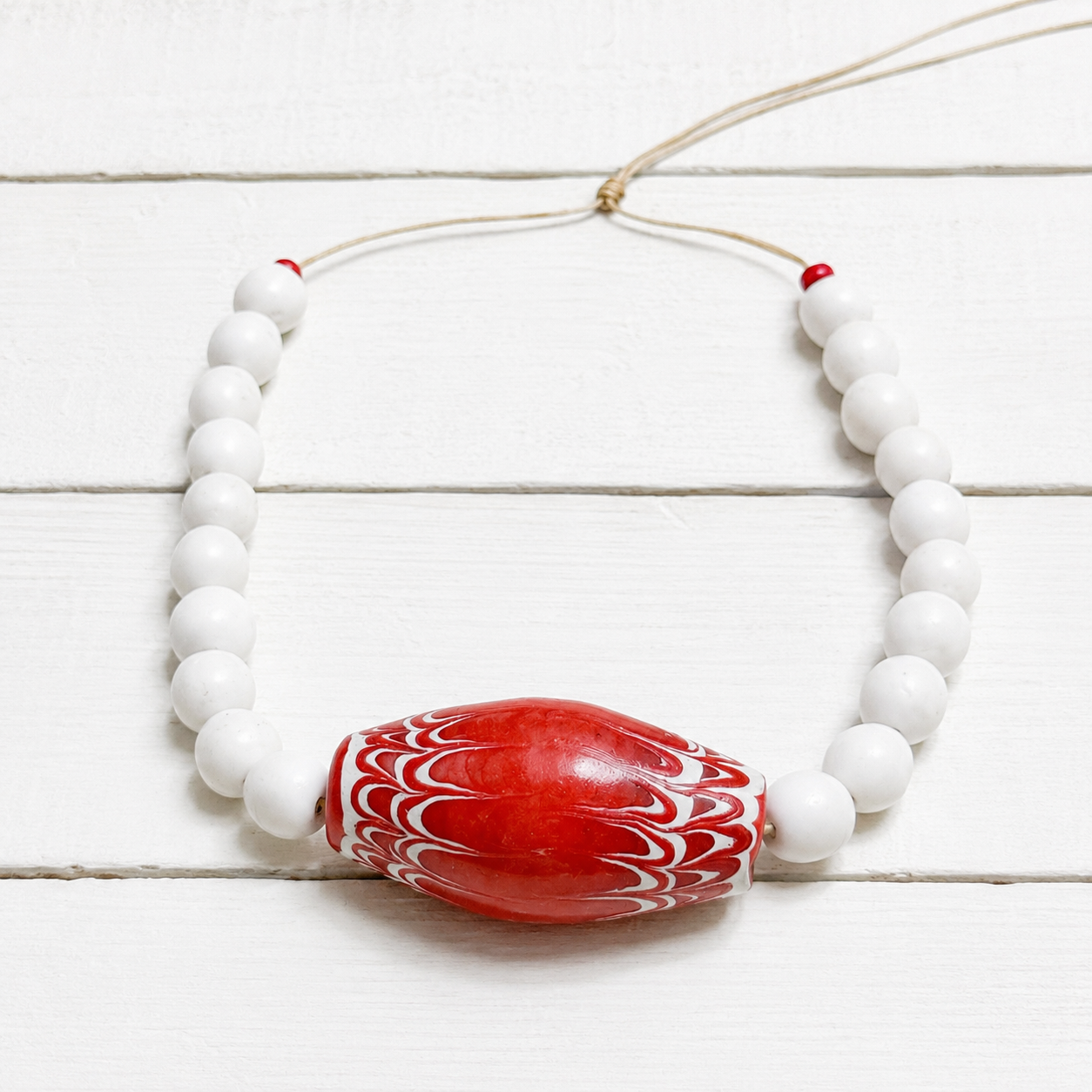 Gargantilla tribal rojo pieza XL