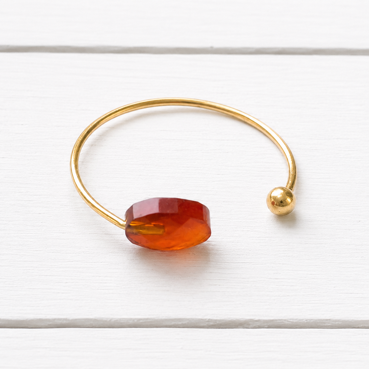 Anillo abierto acero dorado piedra Ámbar