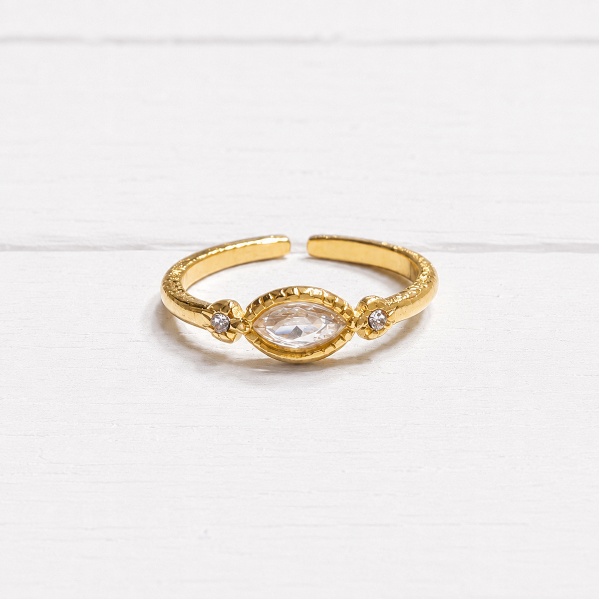 Anillo fino triple circonita
