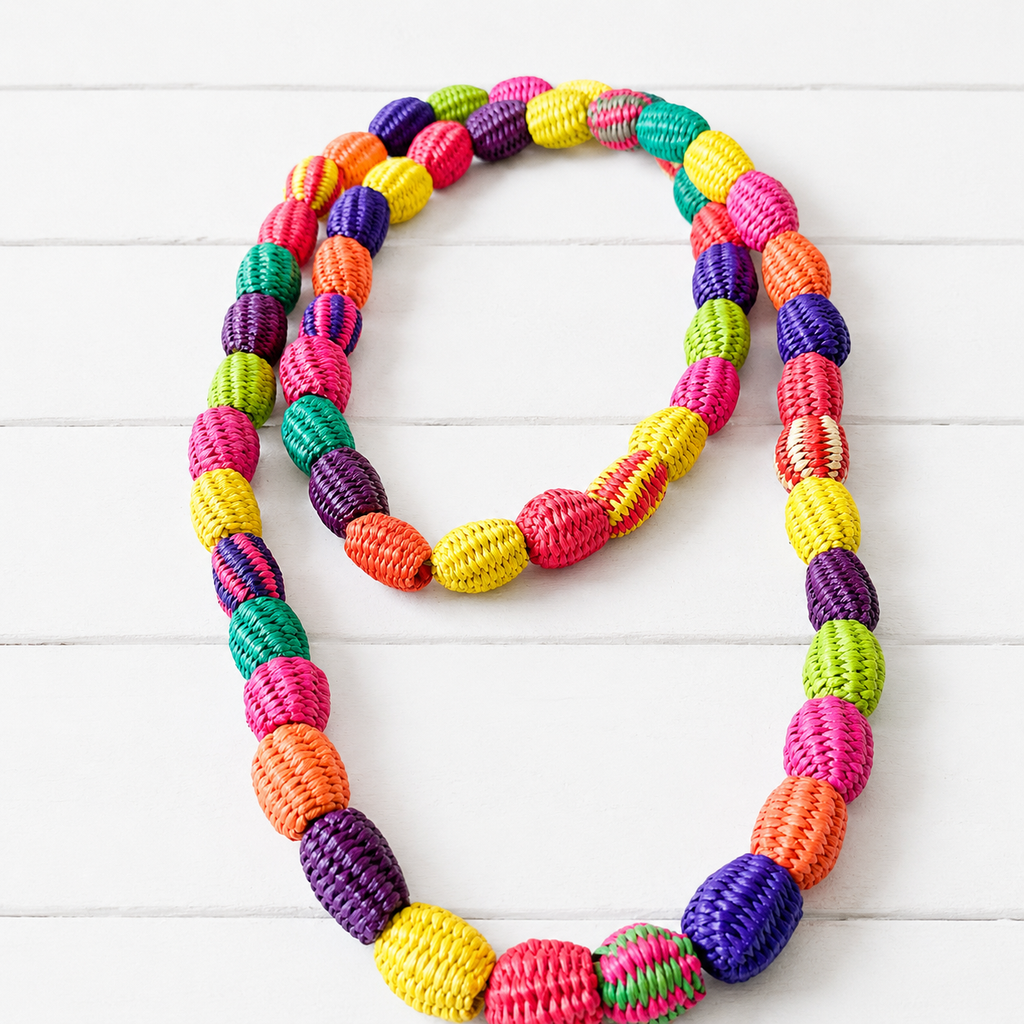 Collar bolas paja