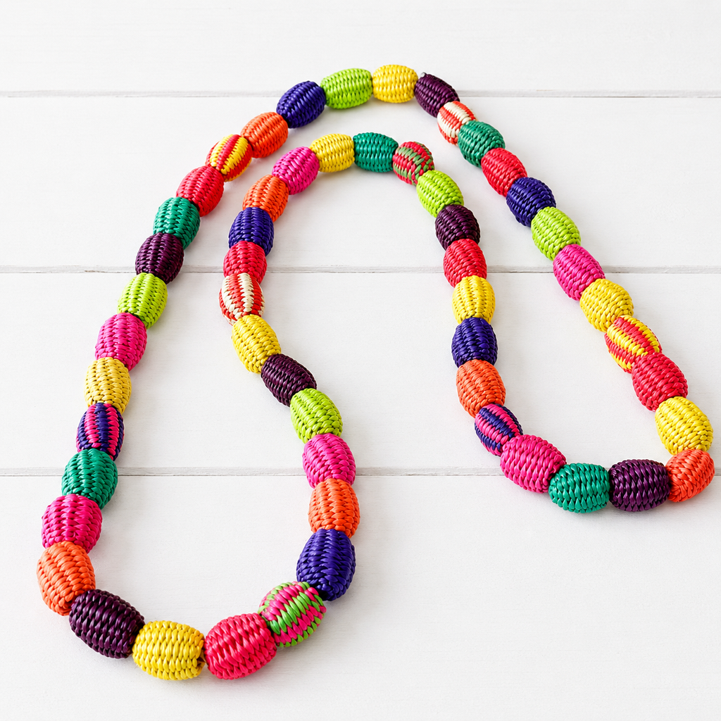 Collar bolas paja