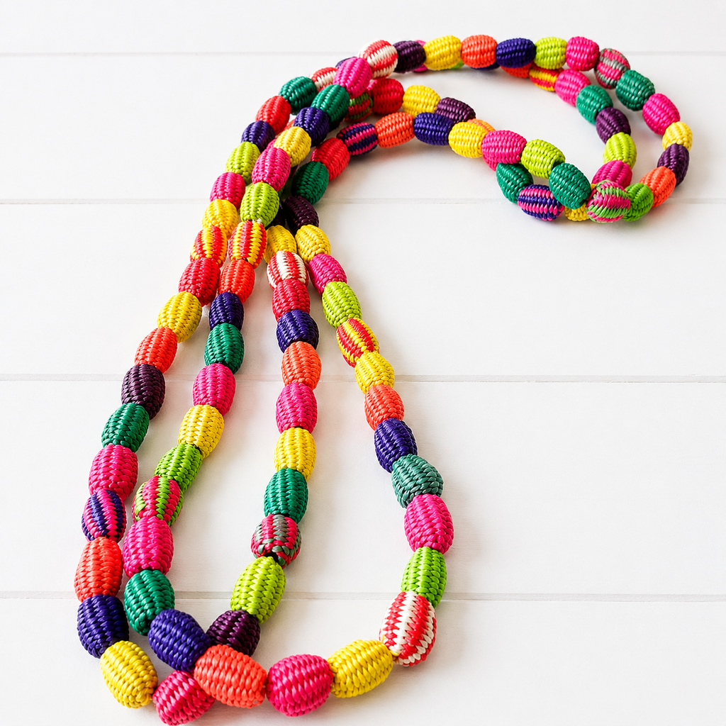 Collar bolas paja