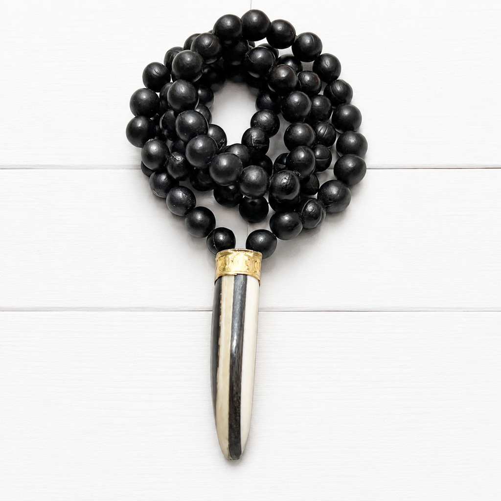 Collar pieza franjas semillas negro