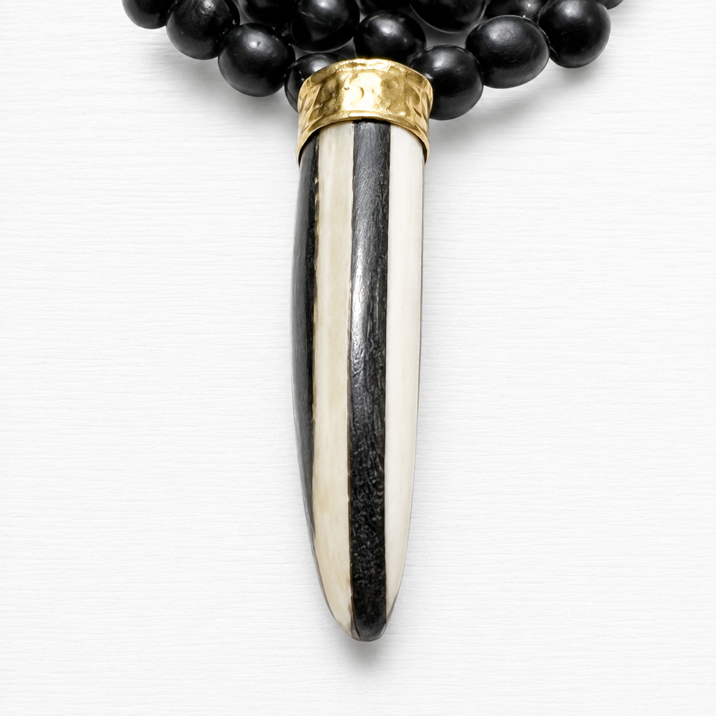 Collar pieza franjas semillas negro
