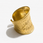 Anillo étnico zamak hipoalergénico dorado mate grabado