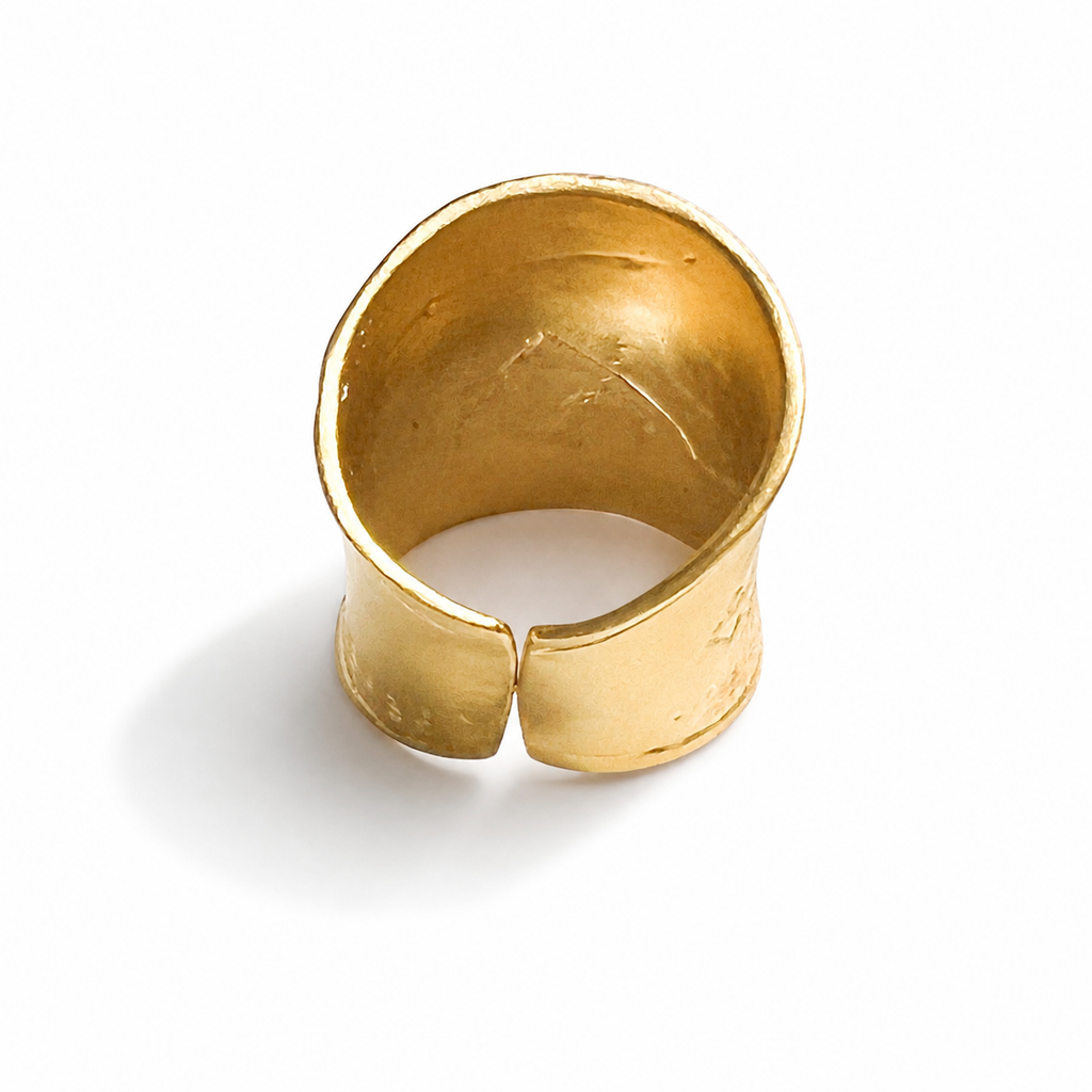 Anillo étnico zamak hipoalergénico dorado mate grabado