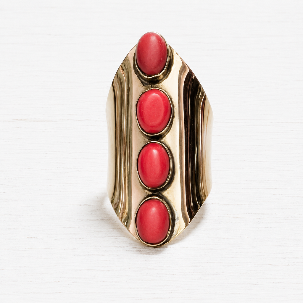 Anillo latón dorado piedras rojas