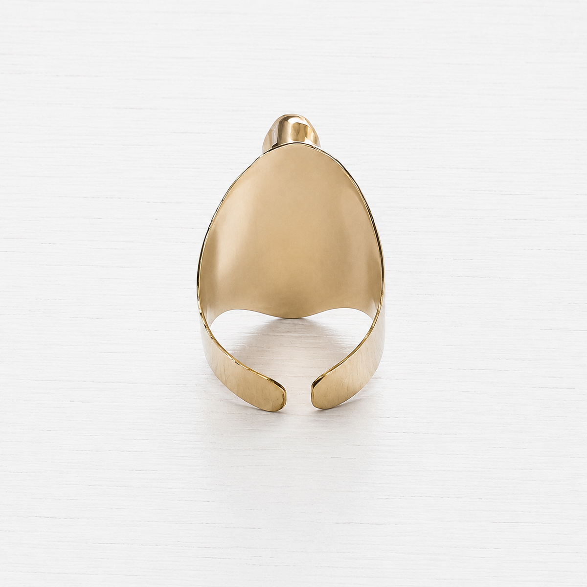 Anillo latón dorado piedras rojas