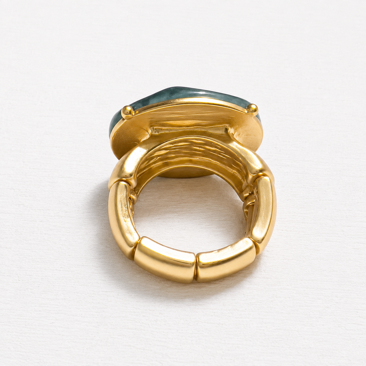 Anillo metal dorado resina verde elástico