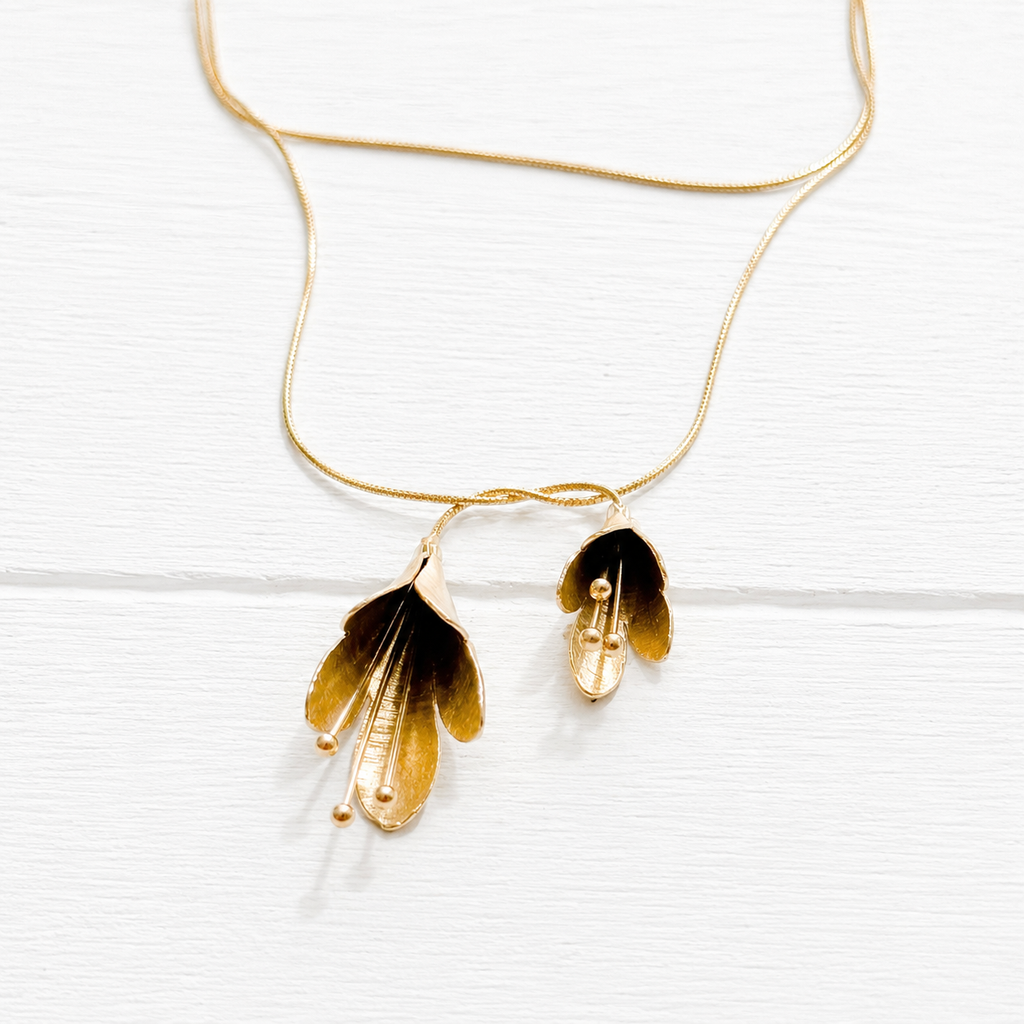 Collar abierto flores