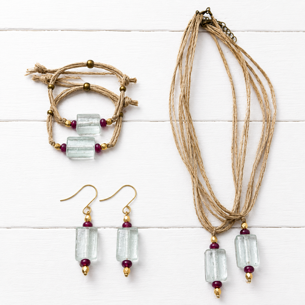 Pendientes vidrio azul dorados