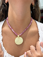Gargantilla moneda piedras fresa
